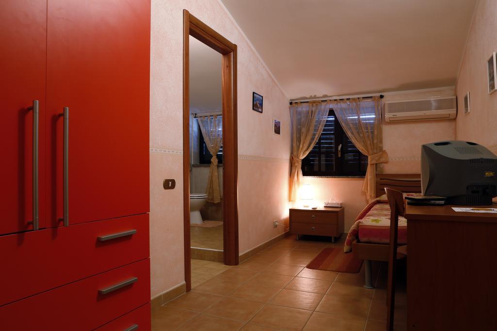 Hotel Food & Drink Altomonte Room photo